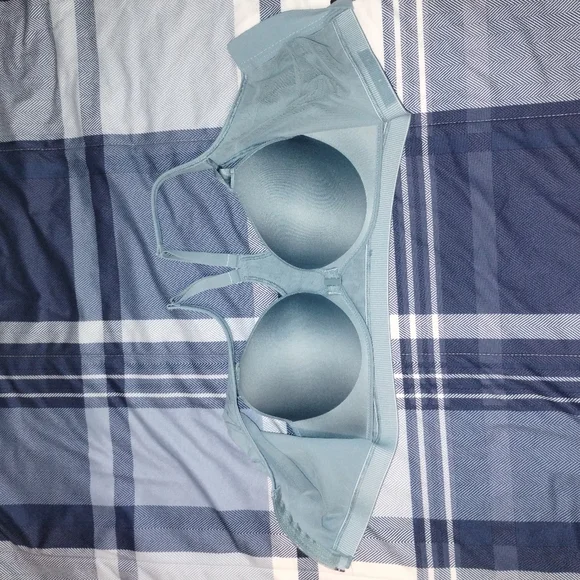 Victoria's Secret Teal Sports Bra. 36B - Picture 3 of 6
